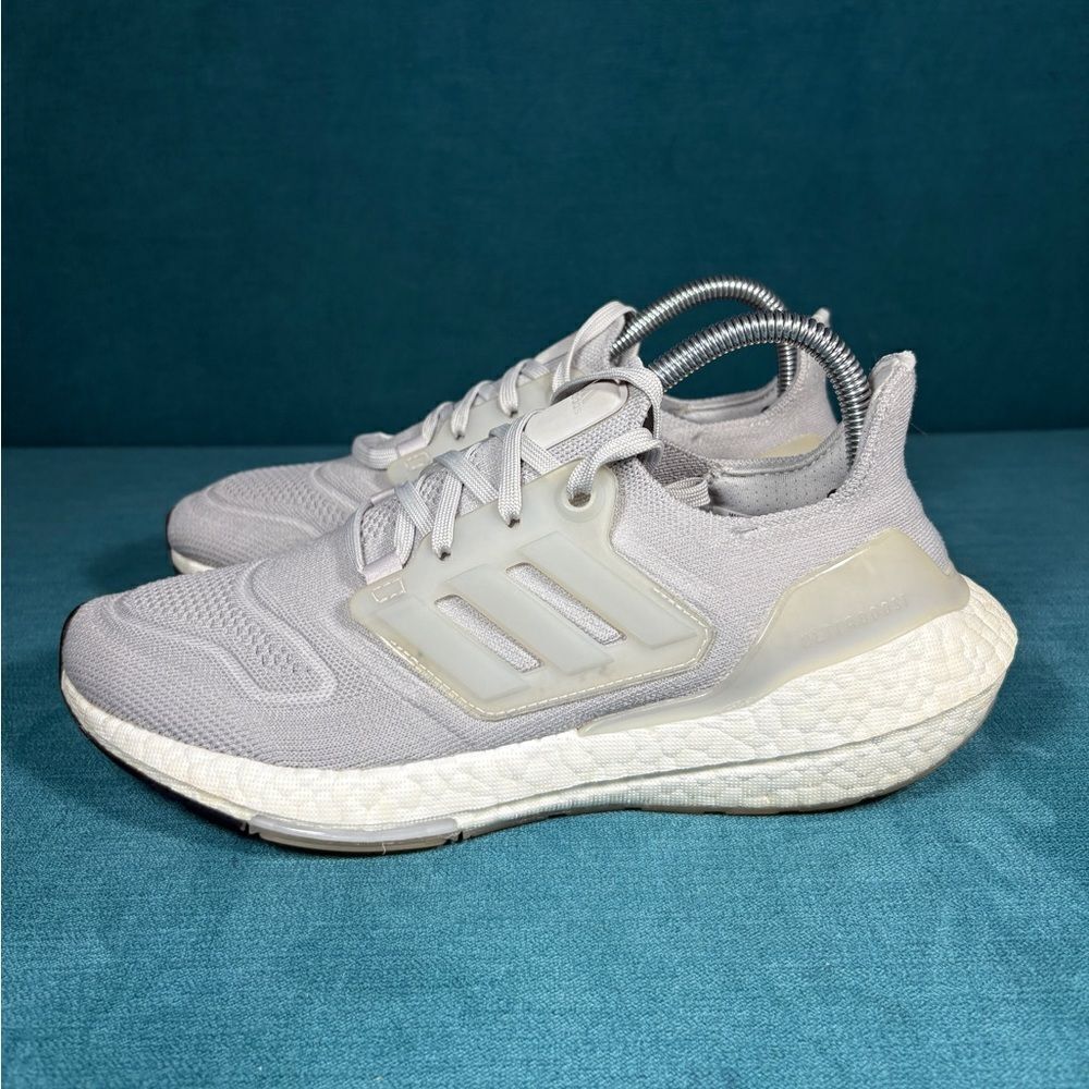 Size 7.5 - Women’s Adidas Ultraboost 22 Gray shoes